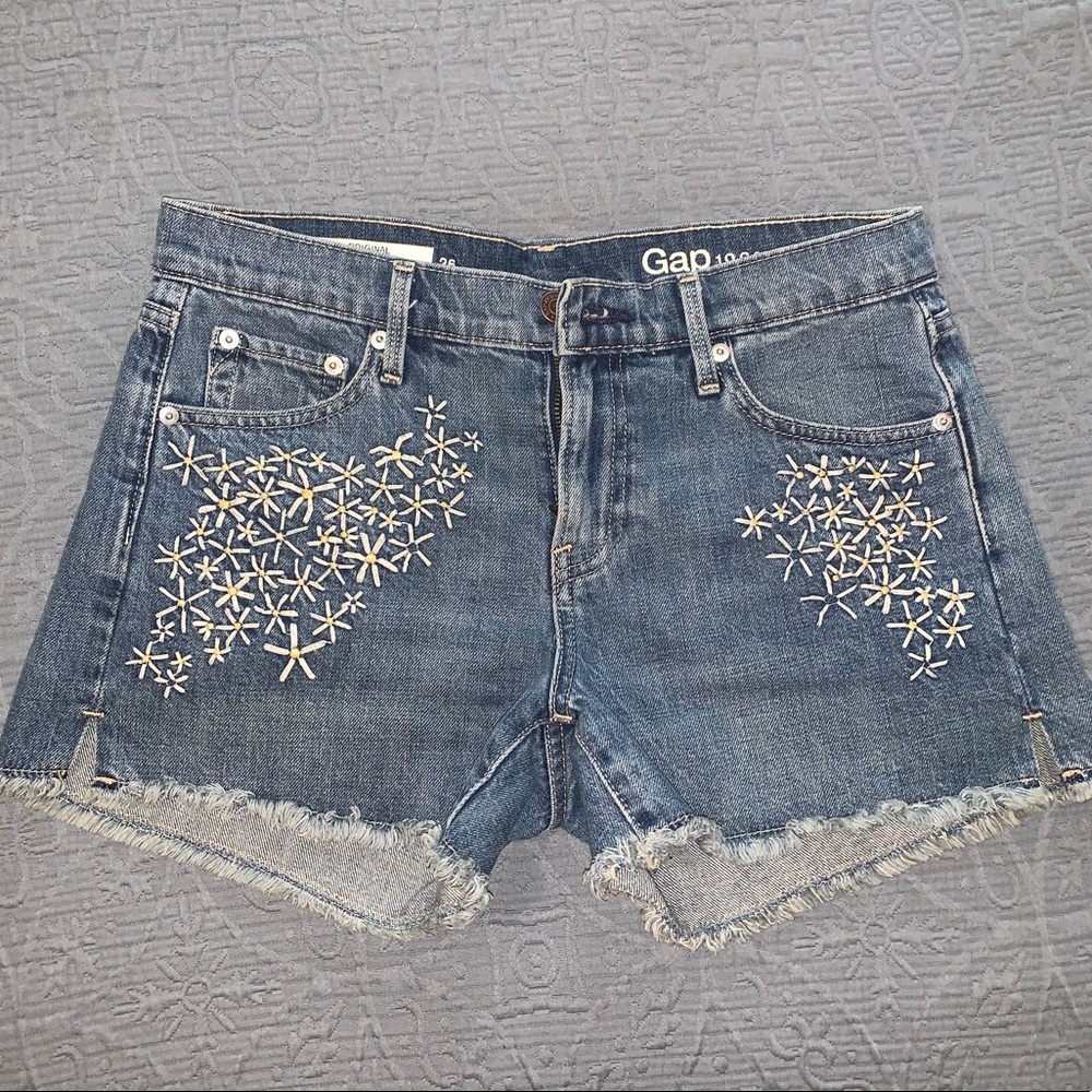 Gap hand stitched flower embroidered denim shorts